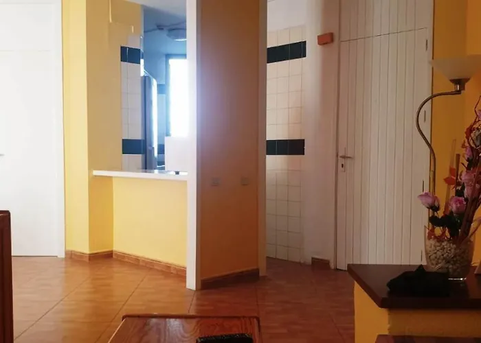 2-bedroom Near And Golden Mile 公寓